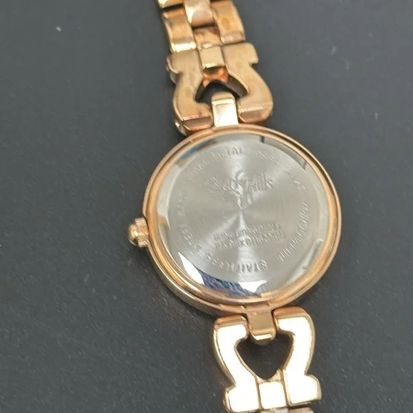 EUC Black Hills Gold women’s Watch with genuine diamonds d & reversible band